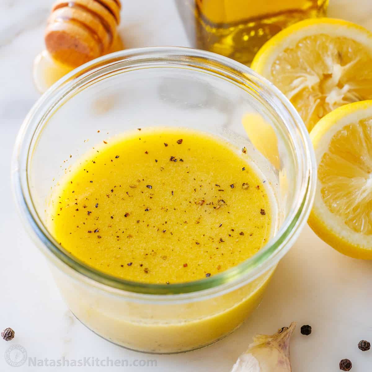 Easy Homemade Lemon Vinaigrette: Fresh & Tangy Salads